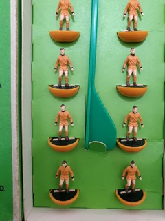 Subbuteo Classic Heavyweight Team Ref 49 Wolverhampton Wanderers Dundee United