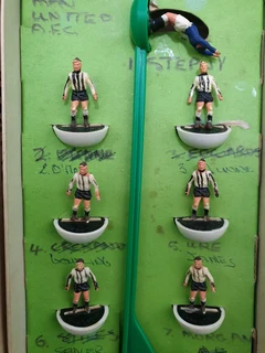 Subbuteo Classic Heavyweight Team Ref 008 Newcastle United