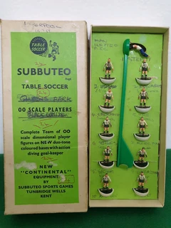 Subbuteo Classic Heavyweight Team Ref 008 Newcastle United