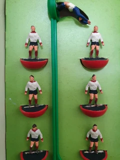 Subbuteo Classic Heavyweight Team Ref 81 Liverpool 2nd Kit Repaint