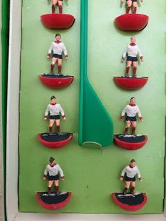 Subbuteo Classic Heavyweight Team Ref 81 Liverpool 2nd Kit Repaint