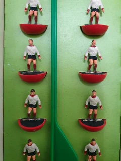 Subbuteo Classic Heavyweight Team Ref 81 Liverpool 2nd Kit Repaint