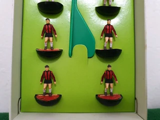Subbuteo Classic Heavyweight Repainted Team Ref 280 Olhanense