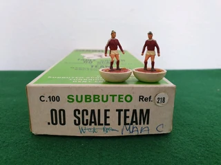 Subbuteo Classic Heavyweight Team Ref 218 Charlton Athletic Koln Fortuna Dusseldorf