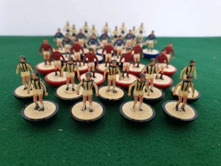 Subbuteo 4 Incomplete Handpainted Lightweight Teams