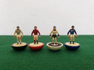 Subbuteo 4 Incomplete Handpainted Lightweight Teams