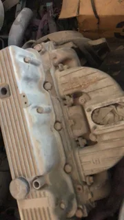 Chevrolet 2,5  Engine with aluminium tappet cover.