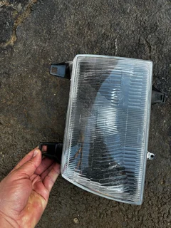 Mazda B2500 Head Light.