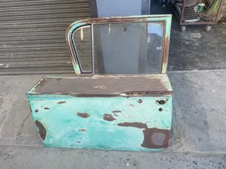 Chev Impala 1960 left front door Biscayne.