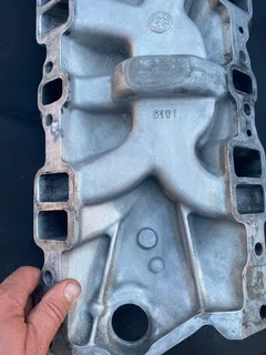 Edelbrock Performer intake.