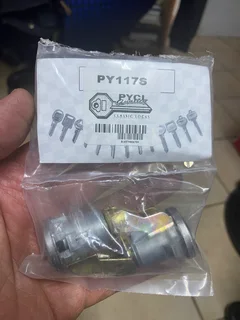 Chev Door locks + 4 keys.