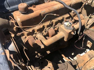 Chev engine 235 ci 6cyl. 3,9 litre.
