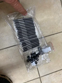 Head stud kit for LS1.