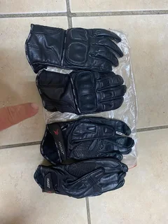 Leather gloves assault 2 pairs available size "M".
