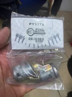 Chev Door locks + 4 keys.