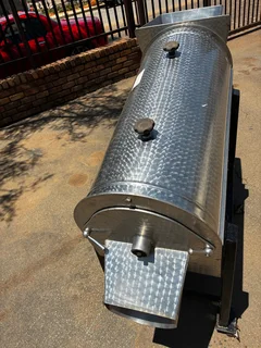 Juice Extractor Separates Juice &amp; Pulp for Crushing Fruit.