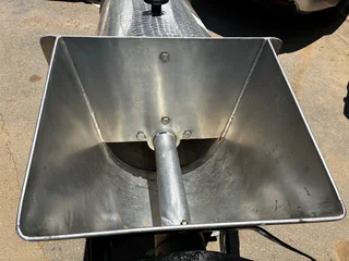 Juice Extractor Separates Juice &amp; Pulp for Crushing Fruit.