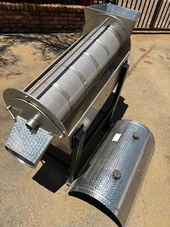 Juice Extractor Separates Juice &amp; Pulp for Crushing Fruit.