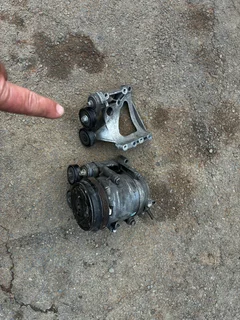 Air Con pump &amp; Bracket.