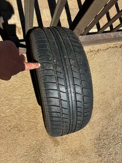 Tyre 205 55 15 Firestone.