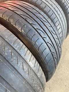 Tyres 225x40x18.