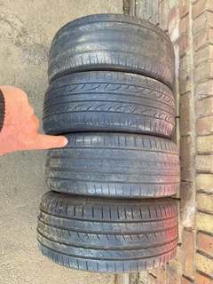 Tyres 225x40x18.