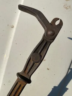 Antique Nail Puller.
