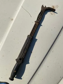 Antique Nail Puller.