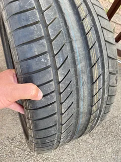 Tyre 275x30x20 continental.