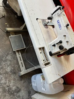 Sewing Mechanic Industrial Zig Zag.