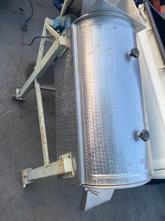 Juice Extractor Separates Juice.