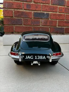 Jaguar E-Type 1.8 Scale Model