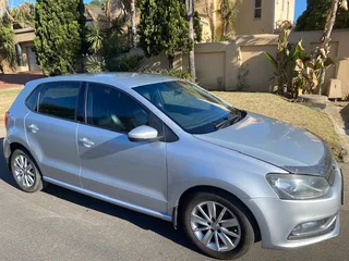 Silver VW Polo 1,2 TSI Comfortline.