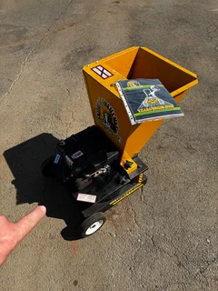 Wood Chipper shredder petrol 5HP.