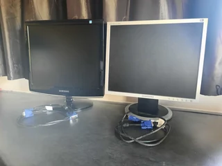 2x Samsung Square Desktop Monitors