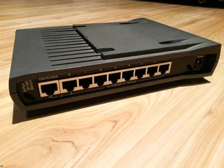 Network Ethernet Hubs / Switchs