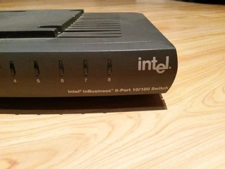 Network Ethernet Hubs / Switchs