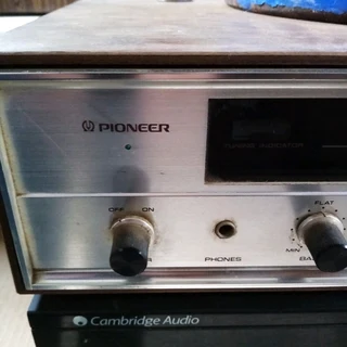 GARAGE/STORAGE FINDS... VINTAGE PIONEER AMP AN SPEAKERS IN GOOD CONDITION FOR SALE IN KLEINMOND..