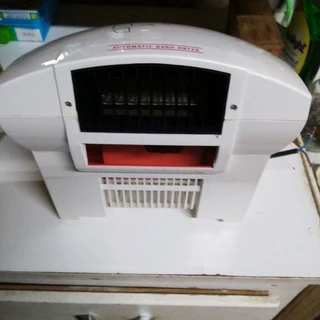 GARAGE /STORAGE FINDS.. 2X BRAND NEW AUTOMATIC WALL MOUNTED TOILET HAND DRYERS  FOR SALE IN KLEINMON