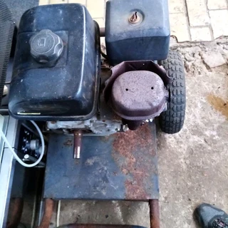 GARAGE/STORAGE FINDS..HOFFMANN HEAVY DUTy SERIES 2 ..146CC..13HP MOTOR ONLY FOR SALE IN KLEINMOND.