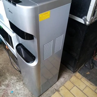 GARAGE/STORAGE FINDS..MIDEA HOT &amp; COLD WATER DISPENSER IN NICK CONDITION FOR SAKE IN KLEINMOND.