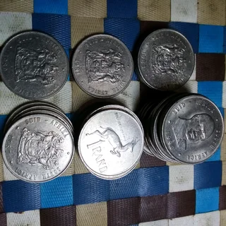 GARARGE/STORAGE FINDS.. R1 AND 50c COINS FOR SALE IN KLEINMOND.