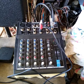 GARAGE/STORAGE FINDS.. DJ,CHURCH, PUBS OR TAVERN SOUND SYSTEM SETUP FOR SALE IN KLEINMOND.