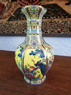 Lovely Flower And Bird Pattern Vase.