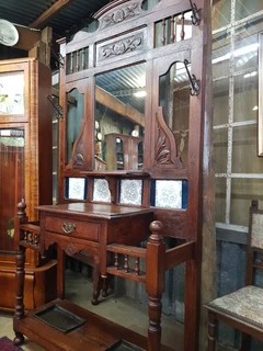 Grand Old Hallstand  ~™ Circa 1900.