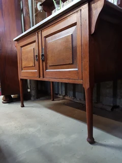 Superb Washstand of Oak from around 1900.