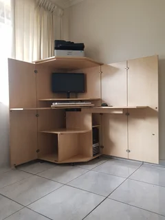 Foldable Corner Computer Desk &#43; Chair – Space-Saving Compactor Unit!