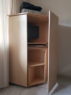 Foldable Corner Computer Desk &#43; Chair – Space-Saving Compactor Unit!