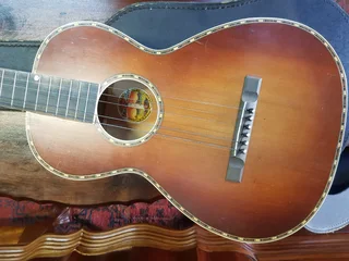 Vintage Bruno Lyra Oscar Schmidt 1920&#39;s Parlor Blues Guitar.