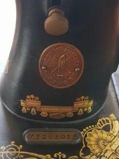 Superb &#34;Singer&#34; Sewing Machine ~ Circa 1922